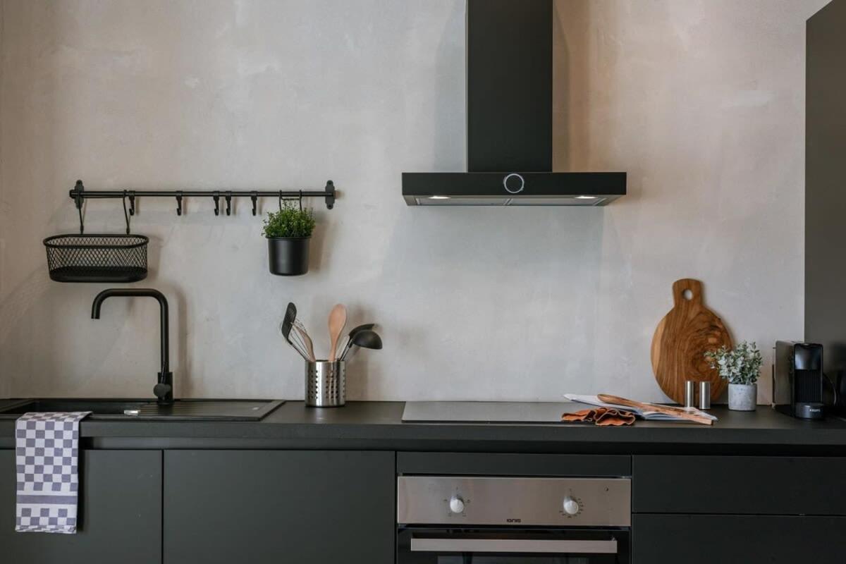 Huswell - Industrial Apartment With Terrace In แอนต์เวิร์ป ภายนอก รูปภาพ