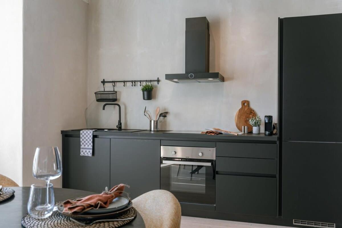 Huswell - Industrial Apartment With Terrace In แอนต์เวิร์ป ภายนอก รูปภาพ